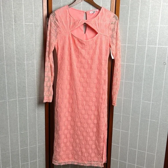 BB Dakota Steve Madden Twist Neckline Lace amici Dress Coral NWT - Picture 3 of 9